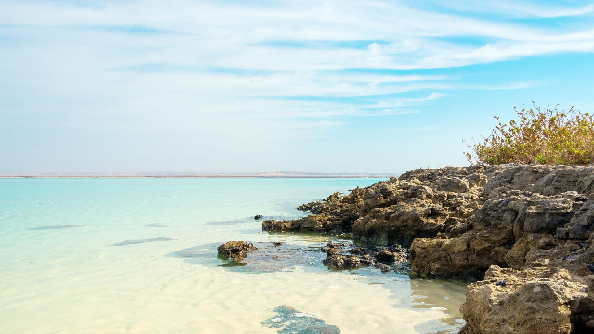 أملج .. بلد الشواطئ الفيروزية والجزر والطقس المعتدل طوال العام - مجلة اقرا