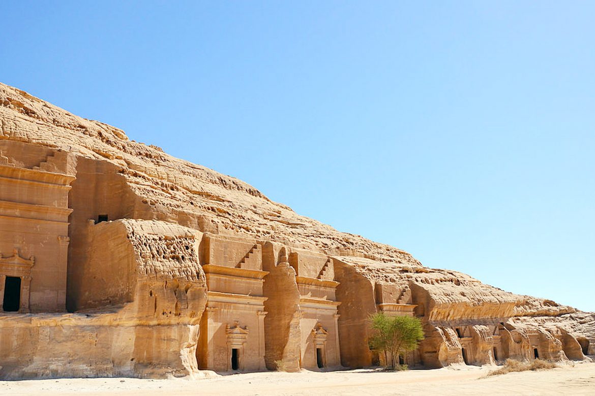 مدائن صالح أول موقع سعودي بقائمة التراث العالمي مجلة اقرا