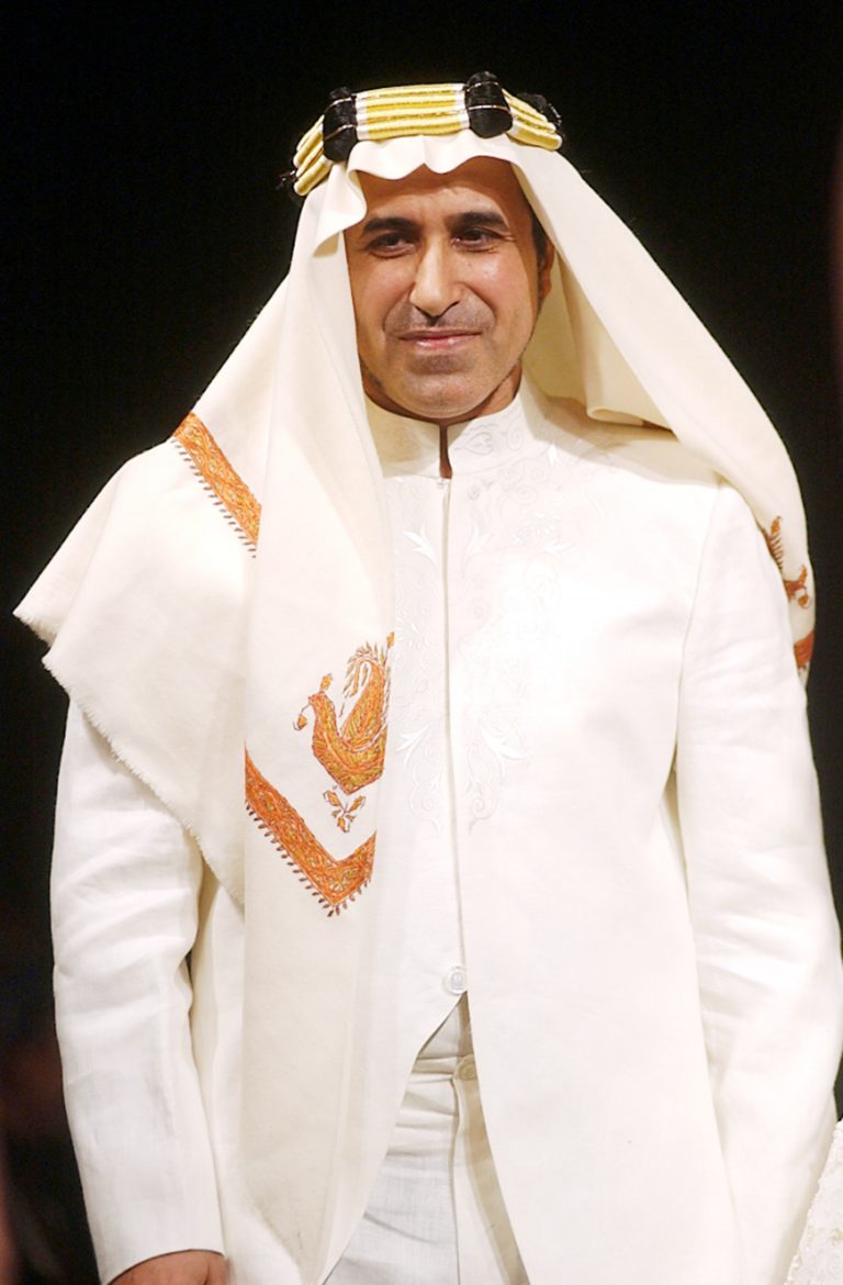 المصمم السعودي العالمي "يحي البشري"لا فرق بين الثوب الحجازي والنجدي